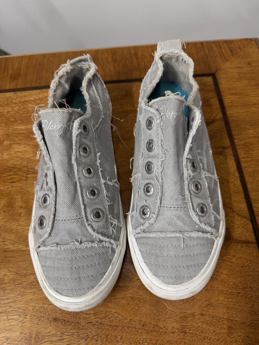 Blowfish Malibu Women’s 8 Light Grey Play Sneaker Canvas Slip On Hipster Trainer
